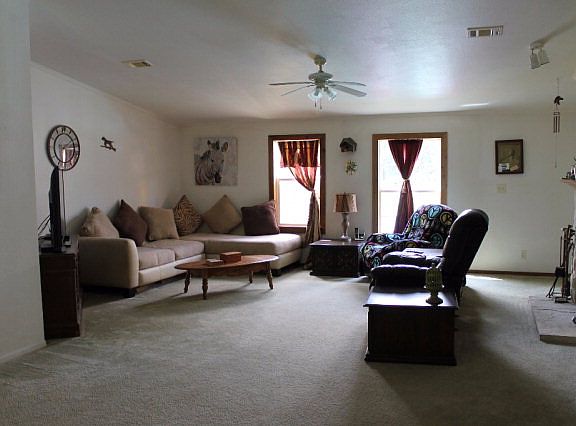 3rd image of 5825 County Road 4068