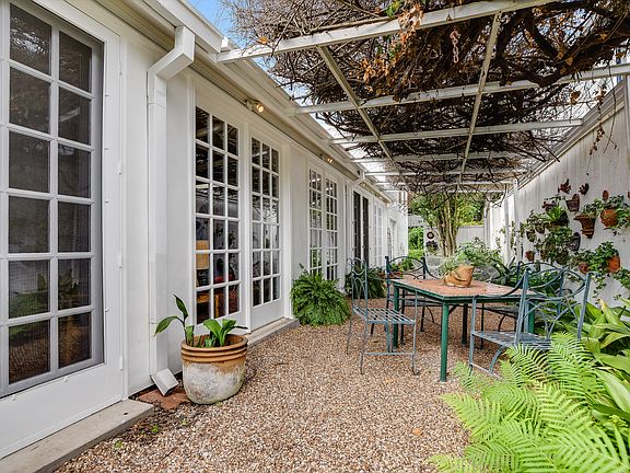 3rd image of 316 Encino Ave