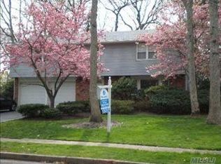 6 Kristi Ln, Lake Grove, NY 11755