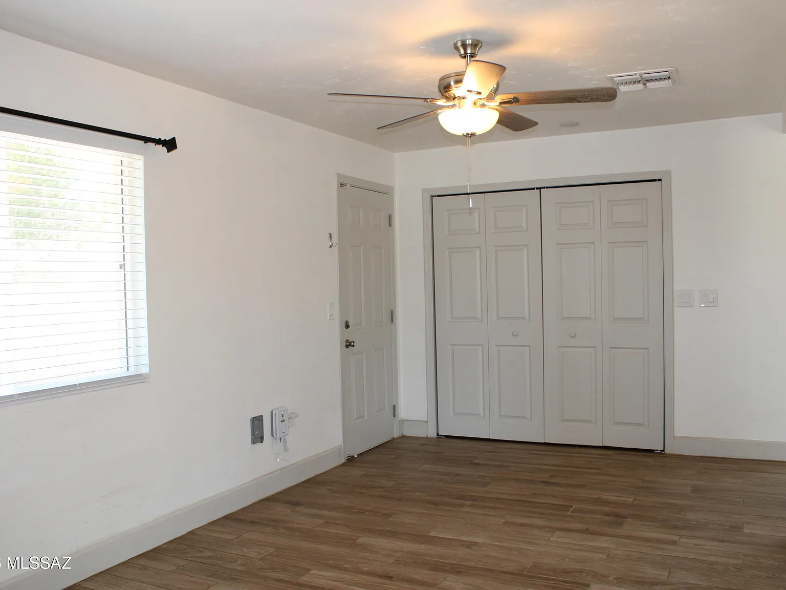 3 bed, 2.0 bath, 1339 sqft, $1,895 — Photo 4