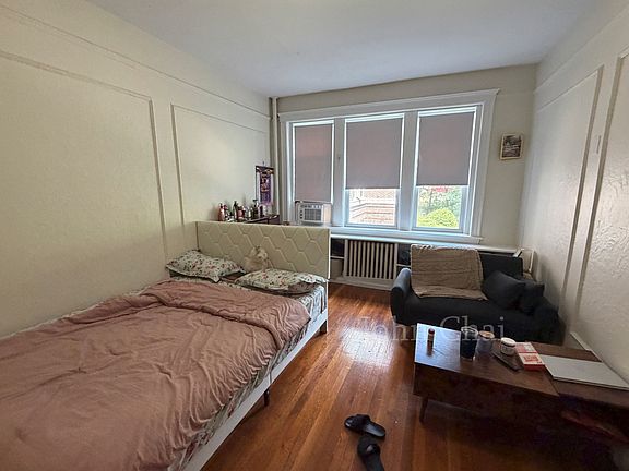 4th image of 70 Chiswick Rd APT 16