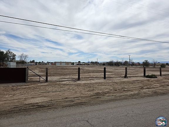 3rd image of 627 W Belford Rd