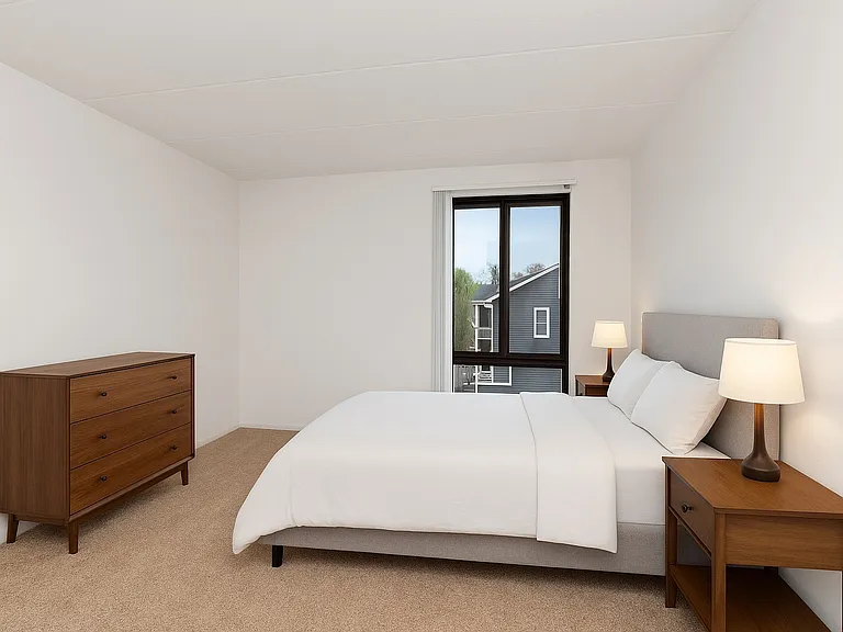 685 Main St #37 — Photo 11