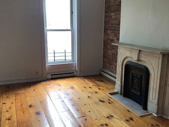 4th image of 30 Halsey St #4
