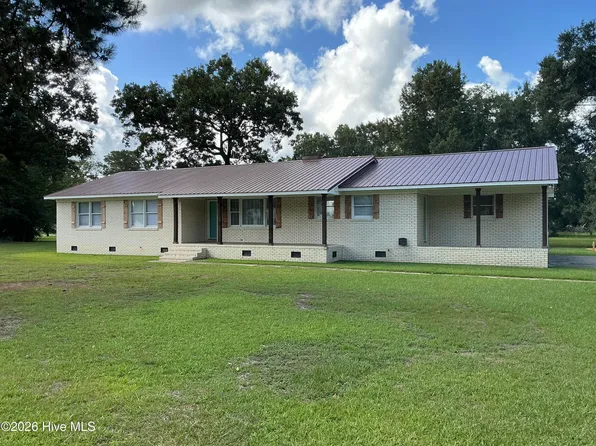 221 E Bladen Street, Bladenboro, NC 28320