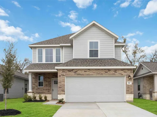 1063 Indian Paint Dr, Bellville, TX 77418