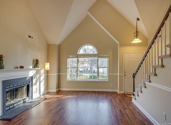 3rd image of 2614 Century Oaks Ln