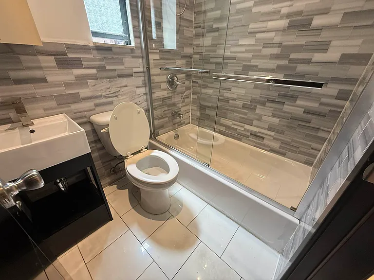 342 Manhattan Ave #5S — Photo 12