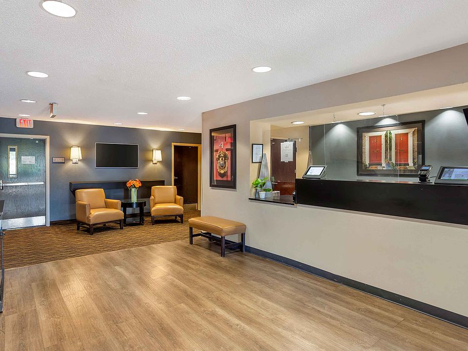 Lobby and Guest Check-in
