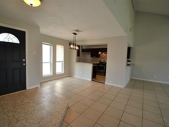 3rd image of 15718 Fox Springs Dr