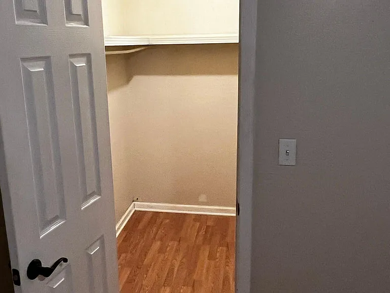 Walk-in closet