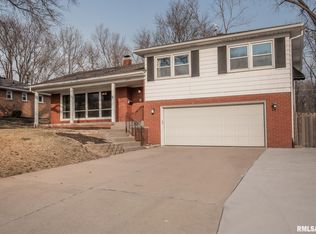3225 28th Street Ct, Rock Island, IL 61201
