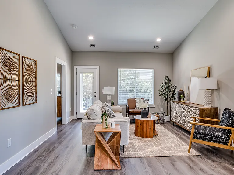 3203 E Thunder St — Photo 4