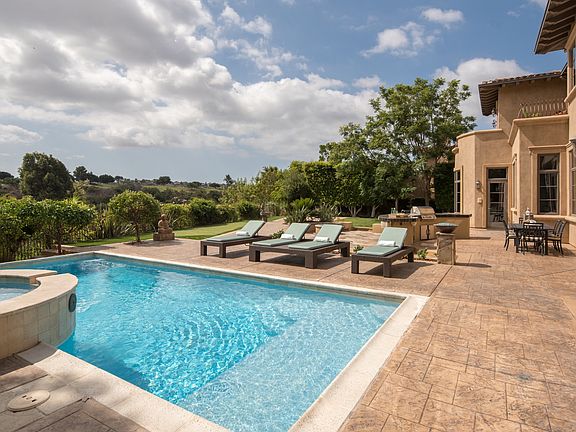 2nd image of 5833 Meadows Del Mar Dr
