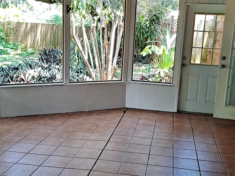 Screened in Back Porch