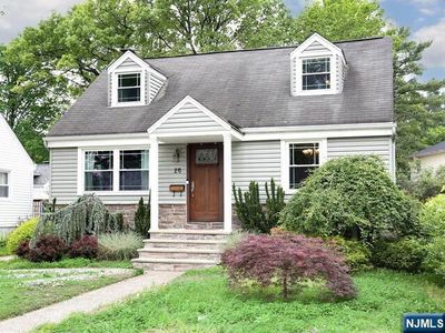 26 Greenwich St, Bergenfield, NJ, 07621