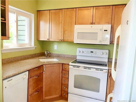 4th image of 22 Dr Martin Luther King Jr Dr APT A-6