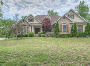 305 Fox Ridge Dr, Joplin, MO 64801