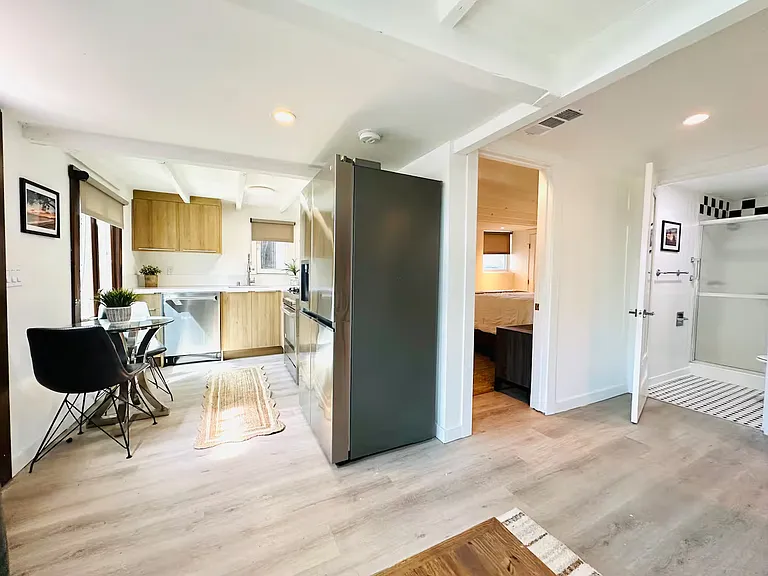 3259 Rowena Ave — Photo 6