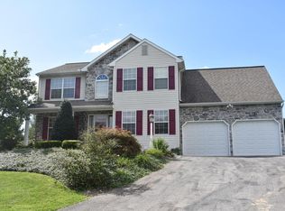 990 Hidden Hollow Dr, Gap, PA 17527