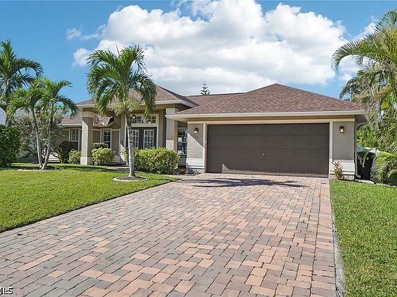 3rd image of 4346 SW 18th Pl