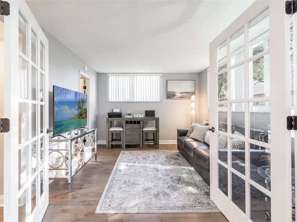 8901 S Hollybrook Boulevard #210, Pembroke Pines, FL 33025