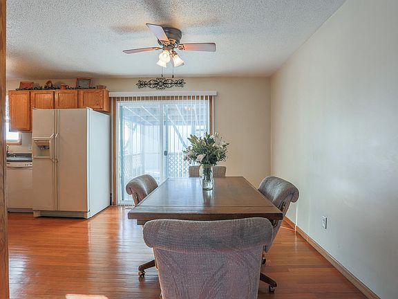 3rd image of 105 Hillside Dr