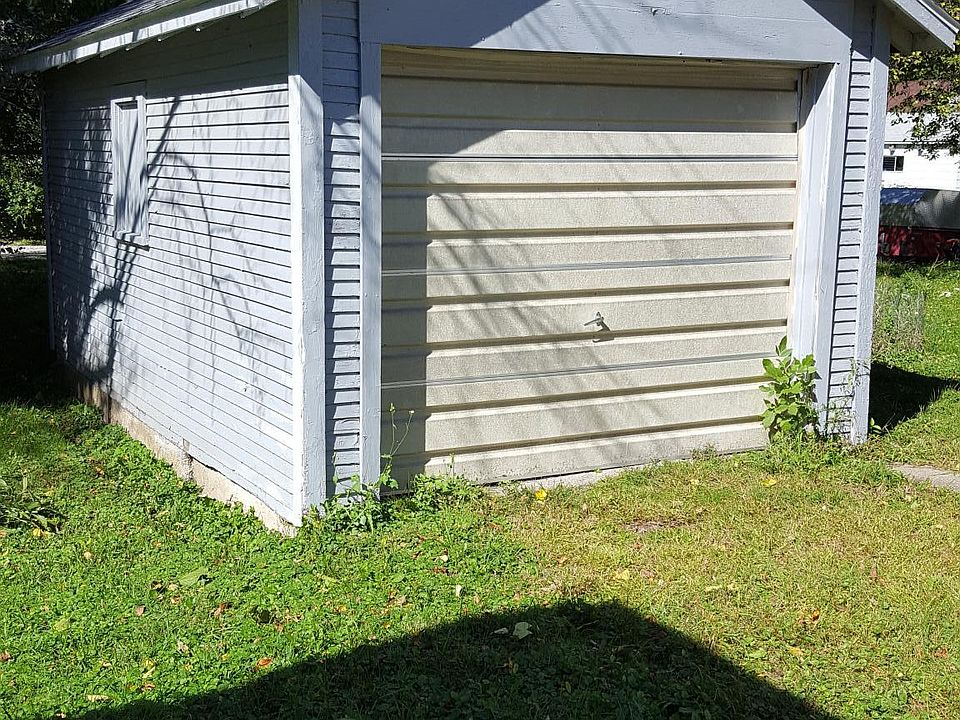 2nd image of 928 N Harrison Ave
