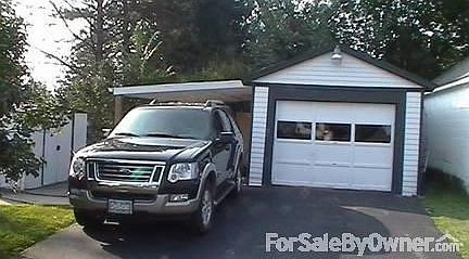 1 Car Garage w carport