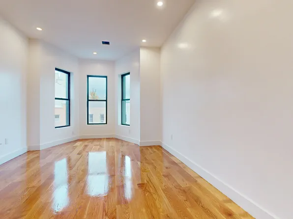 1198 Greene Avenue image 6 of 32