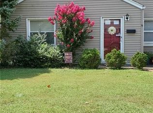 9 Center St, Jeffersonville, IN 47130