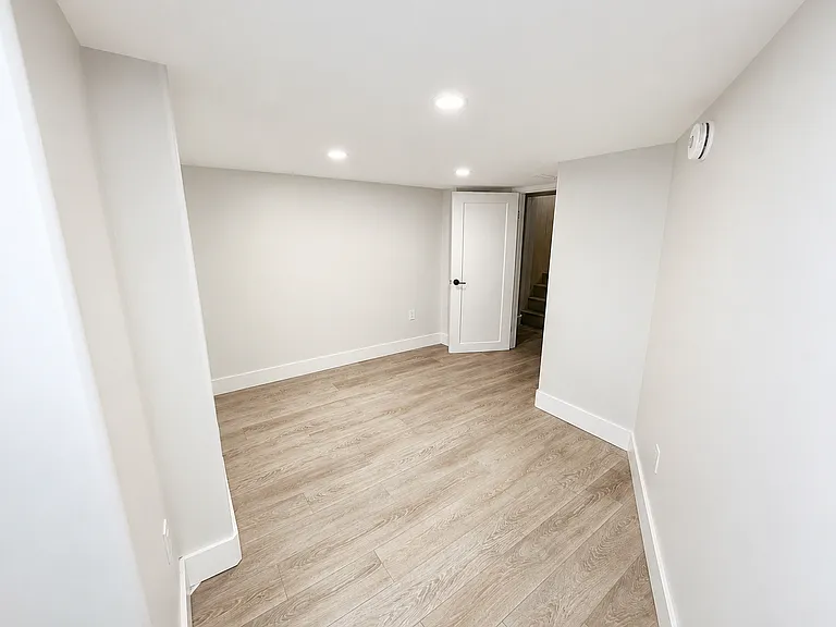 482 King William St — Photo 17