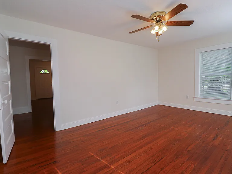 203 16th St W #203 — Photo 9