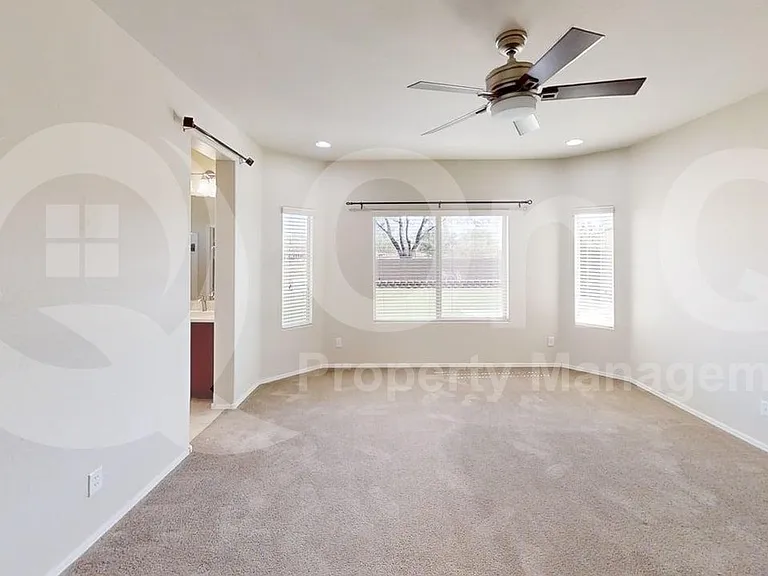 1015 W Spur Dr — Photo 7