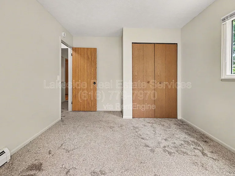 Maple Leaf Apartments — Photo 85