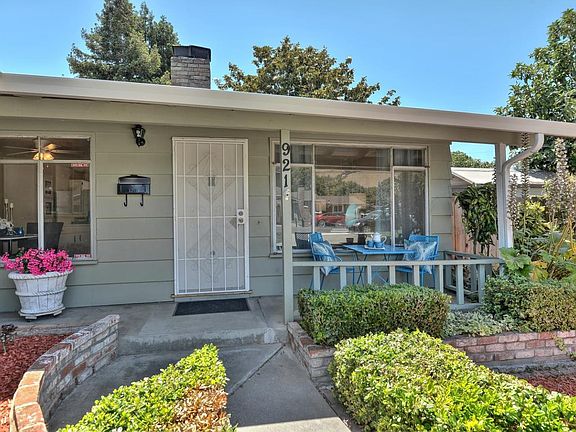 3rd image of 921 Toyon Ave
