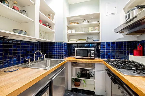 Sold by Compass | media 14