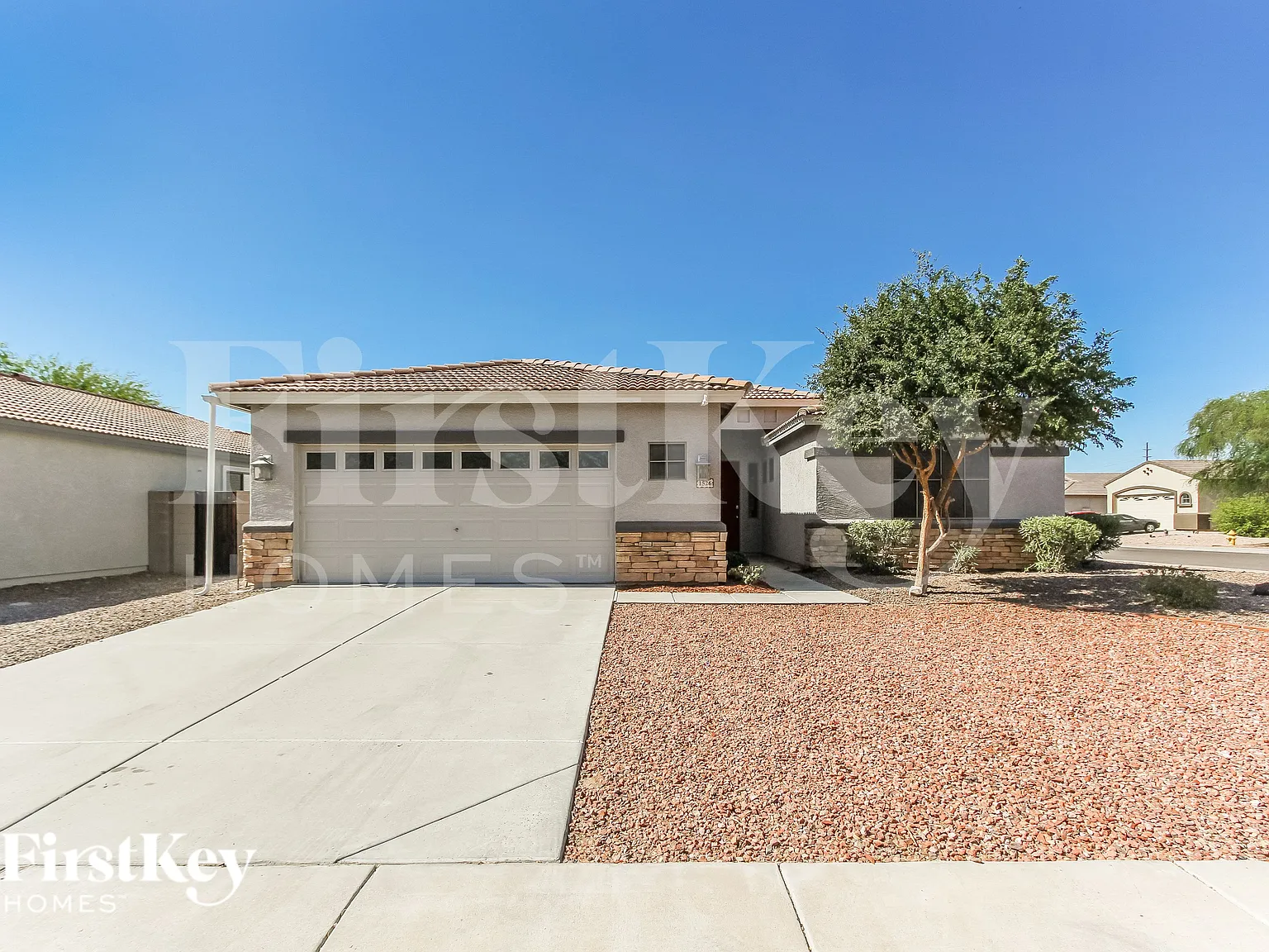 3 bed, 2.0 bath, 1804 sqft, $2,390 — Photo 2