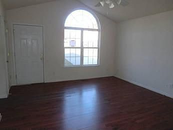 2nd image of 114 Garden St