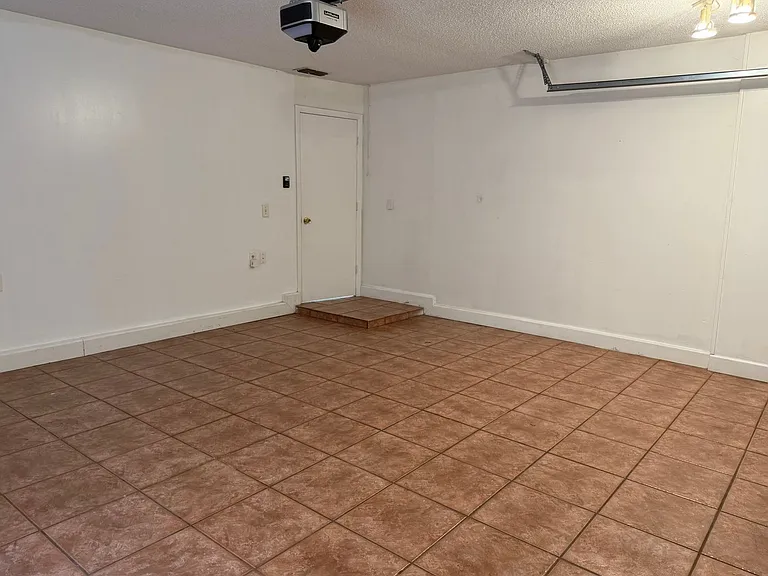 4712 Dandelion Dr — Photo 12