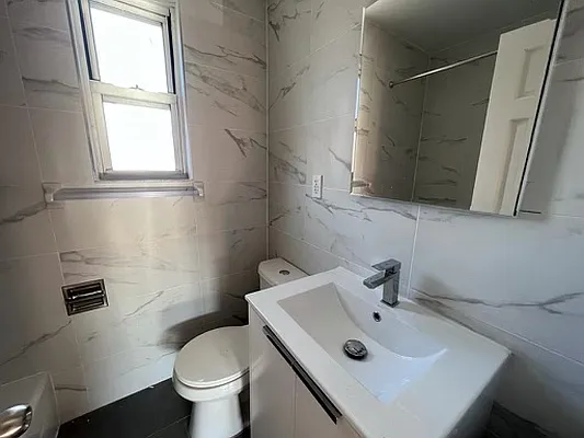 Rented by Voro Purple LLC | media 5