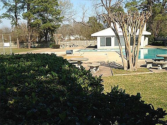 3rd image of 5665 Birchmont Dr #3