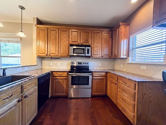 2nd image of 5107 Chesterfield Pl