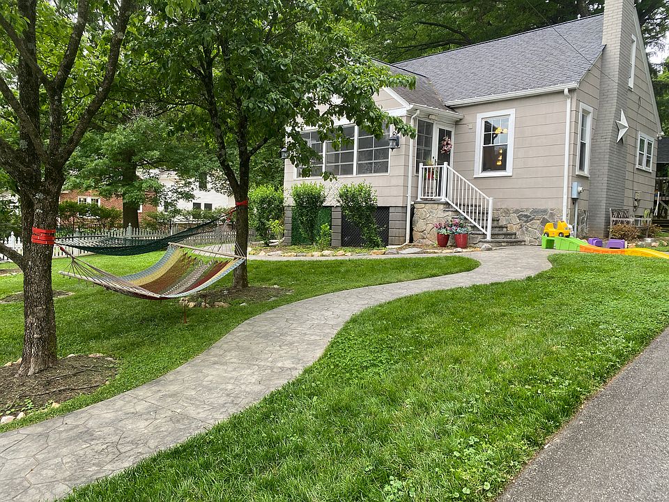 1st image of 2810 Rosemary Ln
