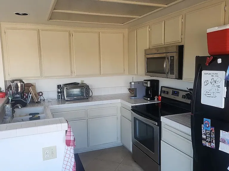 10657 Glendover Ln — Photo 11