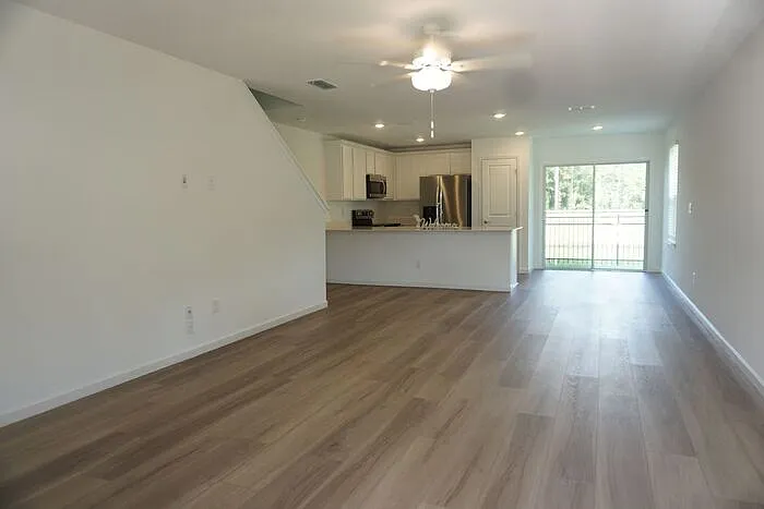 6095 Falcon Gate Ln — Photo 2