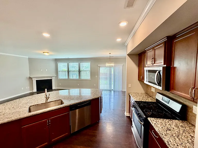 1828 Birdhouse Ln — Photo 8