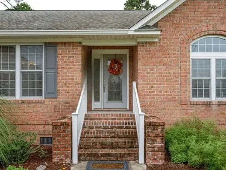 815 Pelican Dr — Photo 2