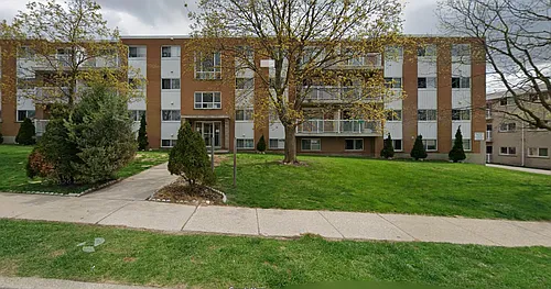 350 Regina St N Photo 1