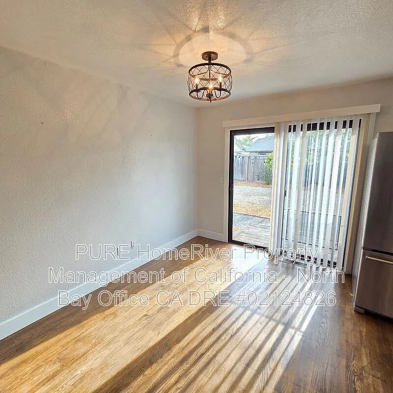3 bed, 2.0 bath, 1232 sqft, $3,650 — Photo 4